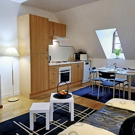 Le Jardin Des Lys - Chambre D'Hote Ou Appartement La Roche-Posay Room photo