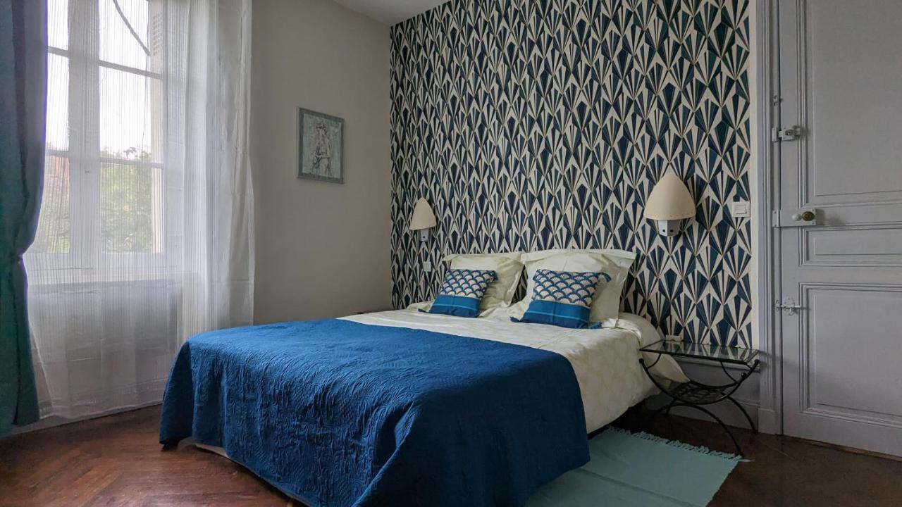 Le Jardin Des Lys - Chambre D'Hote Ou Appartement La Roche-Posay Exterior photo